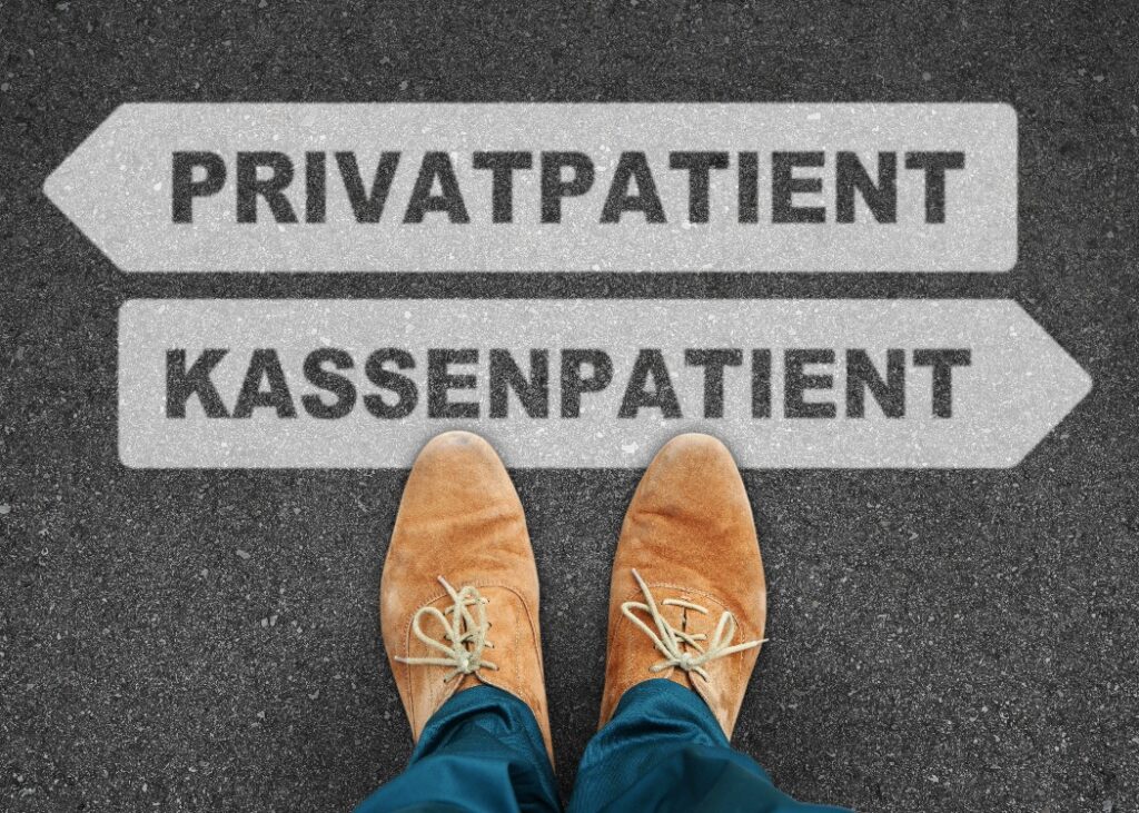 Bodenwegweiser trennt Weg für Kassenpatienten und Privatpatienten